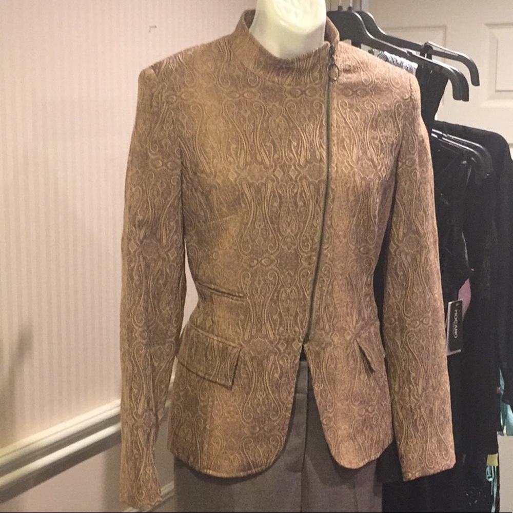 NWOT ⬇️PD⬇️Tan jacket fully lined front exposed zipper timeless European flare